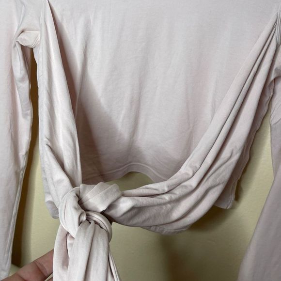 Lululemon Shirt Womens Small Pink Tie Long Sleeve Cropped Active Wear Gym - Picture 3 of 8